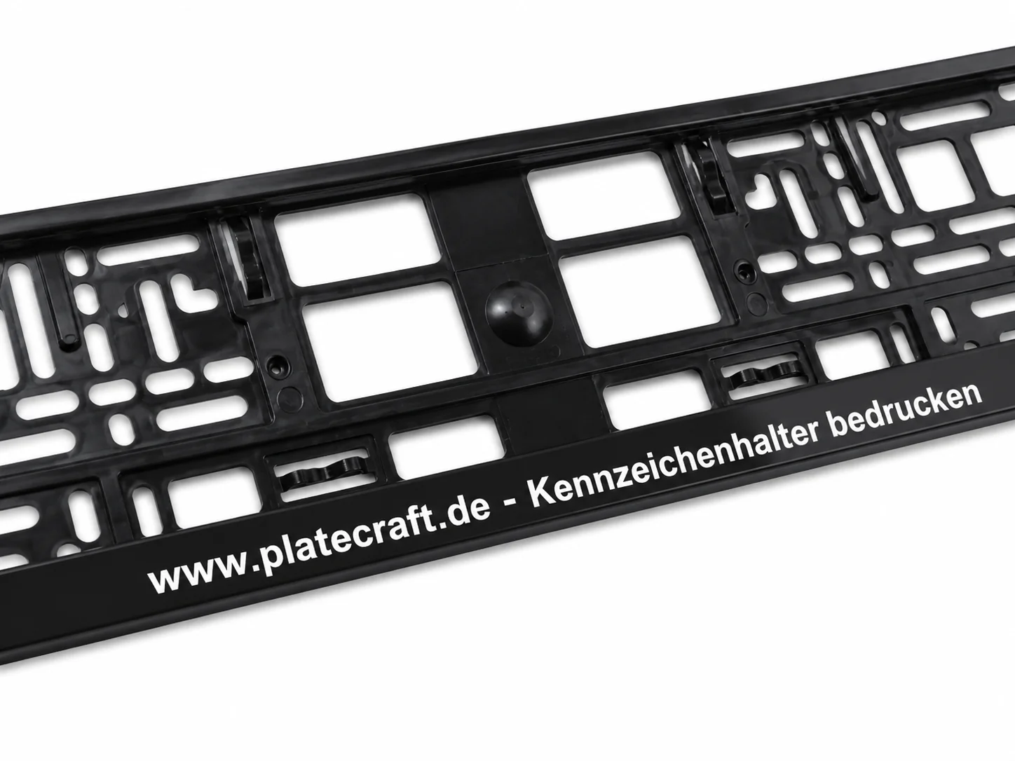 Kennzeichenhalter Digitaldruck bedrucken – schwarzer PKW-Halter mit individueller Werbeleiste, UV-Druck von Platecraft – Vorschau 4