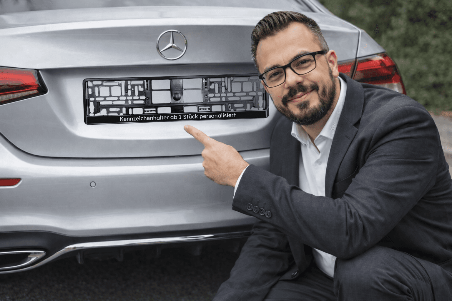Kennzeichenhalter individuell bedruckt mit Logo